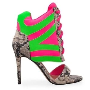 BNWT Lemon Drop by Privilged... Snake print Open Toe heels sz 7.5